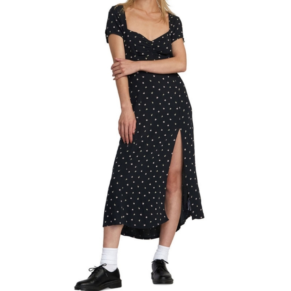 🌺 NWT RVCA Dress. ADORABLE